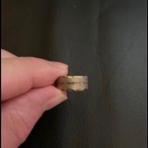 Men's Ring costume jewelry size 6 Excellent Condition